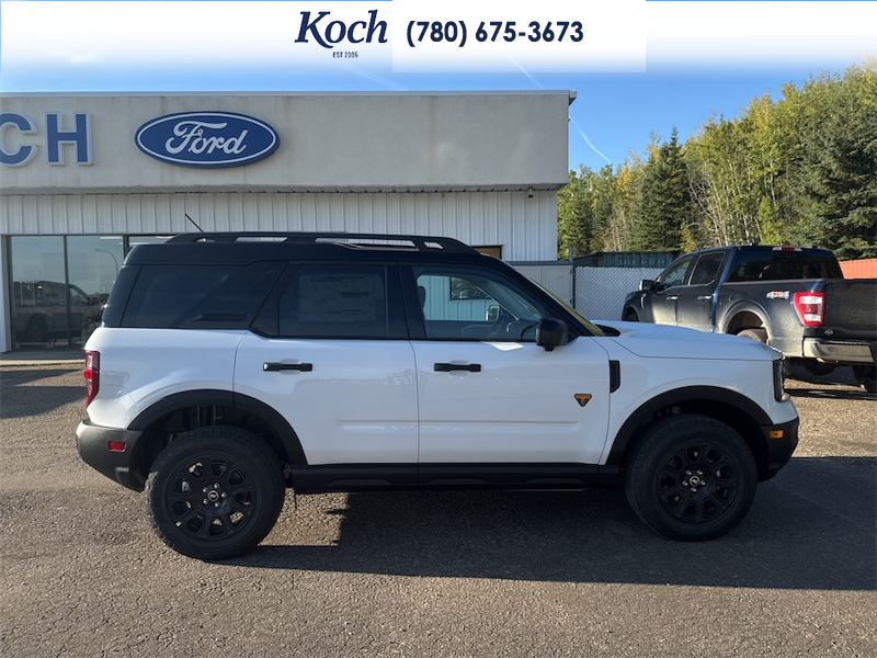 NEW 2026 Ford Bronco Sport Badlands - Oxford White Exterior / DARK SPACE GREY, LEATHER-TRIMMED FRONT SPORT CONTOUR BUCKET SEAT Interior - $50,430 - Stock #A26244 - VIN 3FMCR9DA7TRF11618 - Photo 13