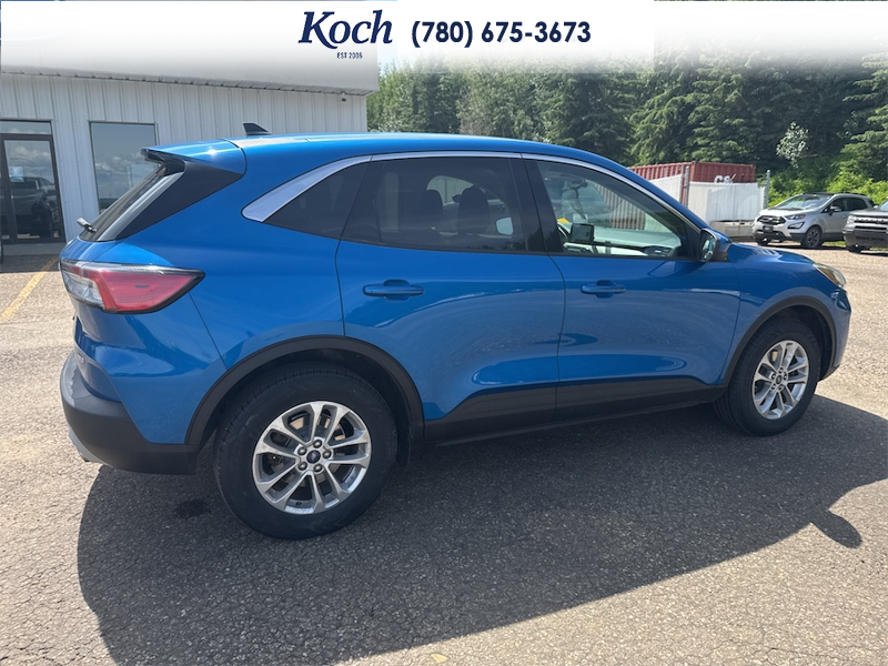 USED 2020 Ford Escape SE 4WD - Blue Exterior - $19,995 - Stock #AR616 - VIN 1FMCU9G68LUA38231 - Photo 12