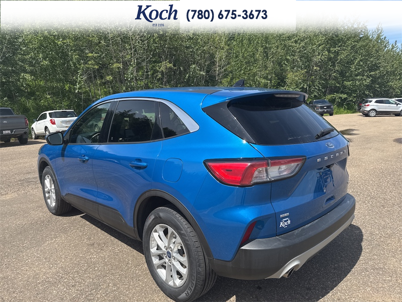 USED 2020 Ford Escape SE 4WD - Blue Exterior - $19,995 - Stock #AR616 - VIN 1FMCU9G68LUA38231 - Photo 3