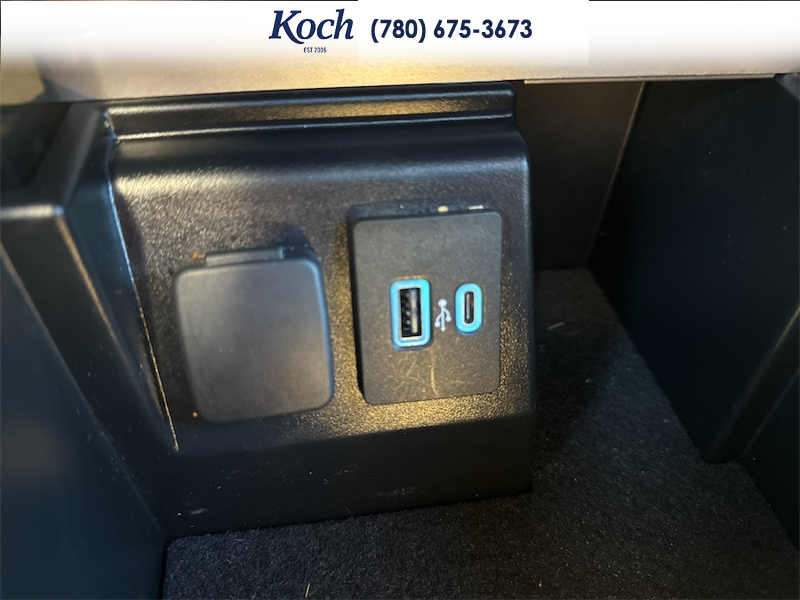 USED 2022 Ford Explorer ST-Line - Star White Tri-coat Metallic Exterior - $37,995 - Stock #A26150A - VIN 1FMSK8KH3NGB93212 - Photo 30