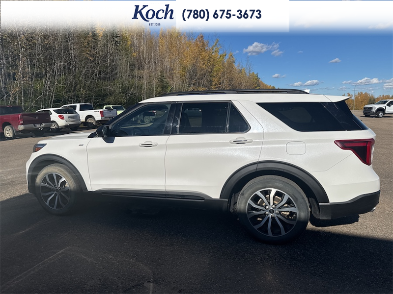 USED 2022 Ford Explorer ST-Line - Star White Tri-coat Metallic Exterior - $37,995 - Stock #A26150A - VIN 1FMSK8KH3NGB93212 - Photo 8
