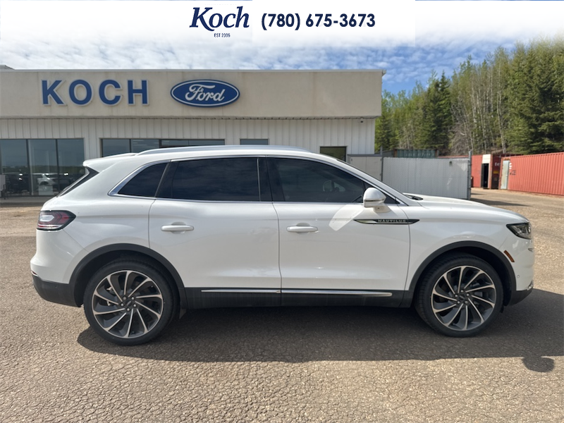 USED 2022 Lincoln Nautilus Reserve - Pristine White Metallic Tri-coat Exterior / EBONY PERFORATED LEATHER Interior - $41,995 - Stock #AR516 - VIN 2LMPJ8KP5NBL15659 - Photo 13
