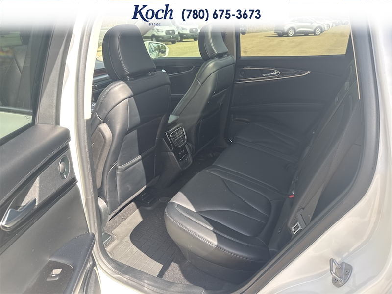 USED 2022 Lincoln Nautilus Reserve - Pristine White Metallic Tri-coat Exterior / EBONY PERFORATED LEATHER Interior - $41,995 - Stock #AR516 - VIN 2LMPJ8KP5NBL15659 - Photo 18