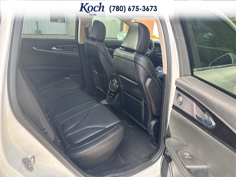 USED 2022 Lincoln Nautilus Reserve - Pristine White Metallic Tri-coat Exterior / EBONY PERFORATED LEATHER Interior - $41,995 - Stock #AR516 - VIN 2LMPJ8KP5NBL15659 - Photo 20