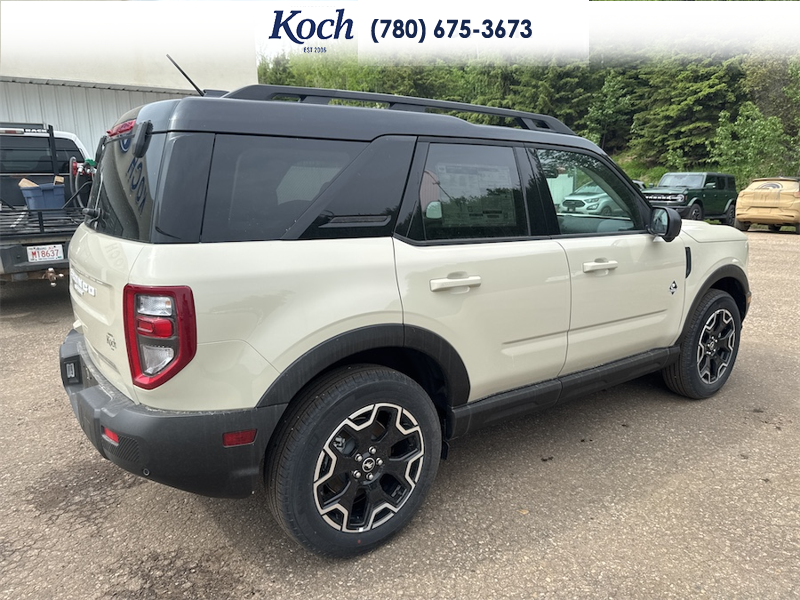NEW 2025 Ford Bronco Sport Outer Banks - Desert Sand Exterior / EBONY ROAST Interior - $43,200 - Stock #A25284 - VIN 3FMCR9CN1SRF62521 - Photo 11