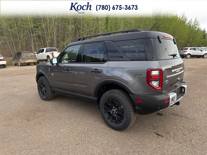NEW 2025 Ford Bronco Sport Badlands - Carbonized Grey Metallic Exterior / DARK SPACE GREY LEATHER Interior - $54,615 - Stock #A25286 - VIN 3FMCR9DA8SRF75018 - Photo 9