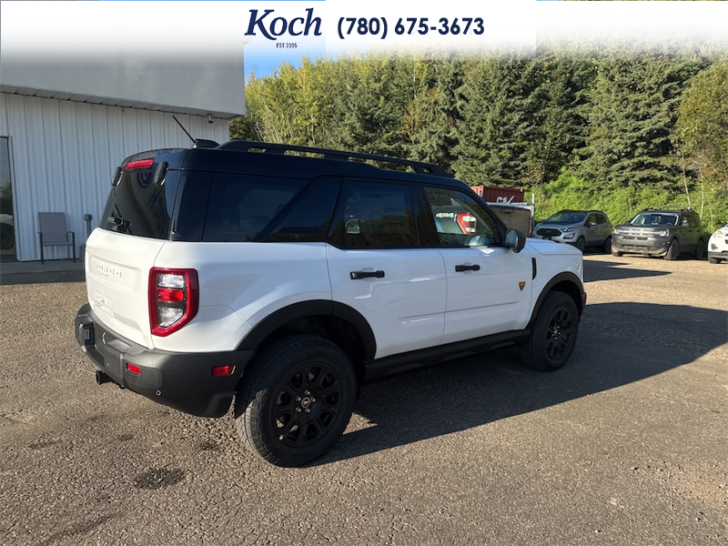 NEW 2026 Ford Bronco Sport Badlands - Oxford White Exterior / DARK SPACE GREY, LEATHER-TRIMMED FRONT SPORT CONTOUR BUCKET SEAT Interior - $50,430 - Stock #A26244 - VIN 3FMCR9DA7TRF11618 - Photo 11