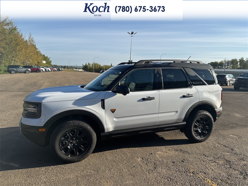 NEW 2026 Ford Bronco Sport Badlands - Oxford White Exterior / DARK SPACE GREY, LEATHER-TRIMMED FRONT SPORT CONTOUR BUCKET SEAT Interior - $50,430 - Stock #A26244 - VIN 3FMCR9DA7TRF11618 - Photo 5