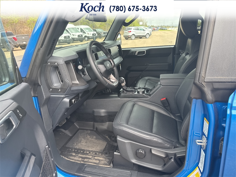 NEW 2026 Ford Bronco Big Bend - Velocity Blue Metallic Exterior / CARMELO PLATINUM LEATHER BUCKET Interior - $58,736 - Stock #A26120 - VIN 1FMDE7BH5TLA61924 - Photo 17