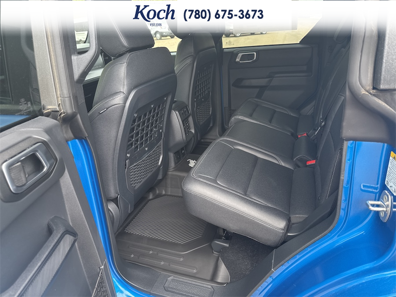 NEW 2026 Ford Bronco Big Bend - Velocity Blue Metallic Exterior / CARMELO PLATINUM LEATHER BUCKET Interior - $58,736 - Stock #A26120 - VIN 1FMDE7BH5TLA61924 - Photo 18