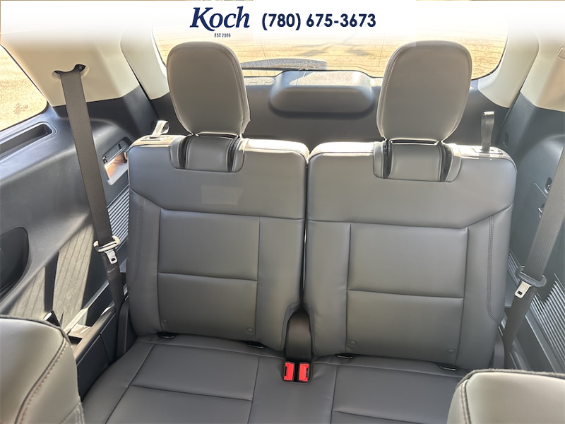 NEW 2026 Ford Explorer Active - Star White Tri-coat Metallic Exterior / DARK SPACE GREY ACTIVEX Interior - $59,930 - Stock #A26181 - VIN 1FMUK8DH4TGB58794 - Photo 33