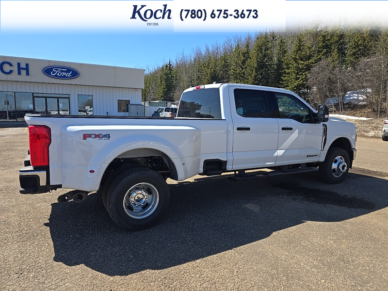 NEW 2026 Ford F-350 Super Duty XLT - Oxford White Exterior / MEDIUM DARK SLATE CLOTH Interior - $96,610 - Stock #A26124 - VIN 1FT8W3DT0TED88927 - Photo 12