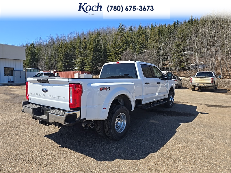 NEW 2026 Ford F-350 Super Duty XLT - Oxford White Exterior / MEDIUM DARK SLATE CLOTH Interior - $96,610 - Stock #A26124 - VIN 1FT8W3DT0TED88927 - Photo 2