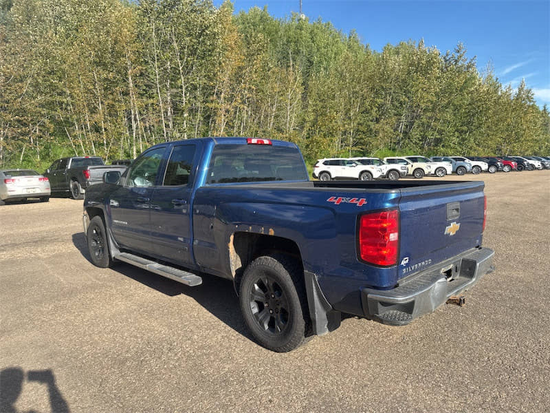 USED 2017 Chevrolet Silverado 1500 LT - $18,995 - Stock #A26206A - VIN 1GCVKREC9HZ199712 - Photo 3
