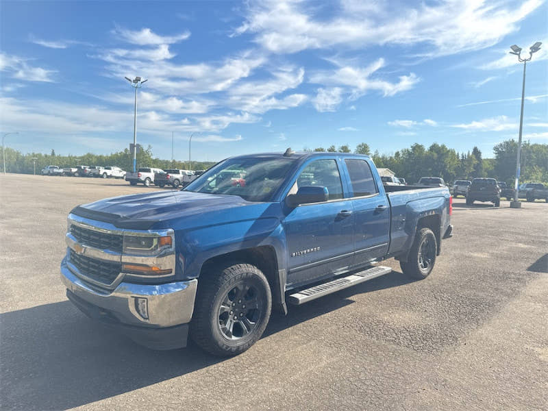 USED 2017 Chevrolet Silverado 1500 LT - $18,995 - Stock #A26206A - VIN 1GCVKREC9HZ199712 - Photo 4