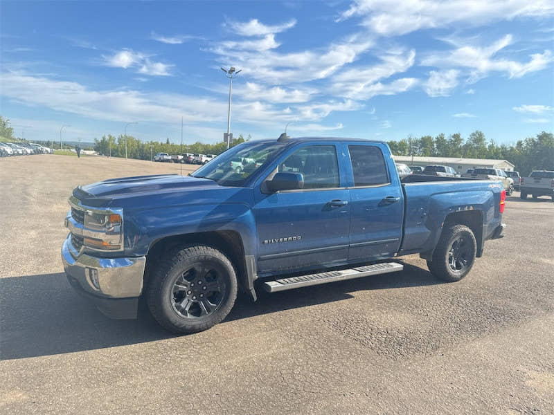 USED 2017 Chevrolet Silverado 1500 LT - $18,995 - Stock #A26206A - VIN 1GCVKREC9HZ199712 - Photo 5